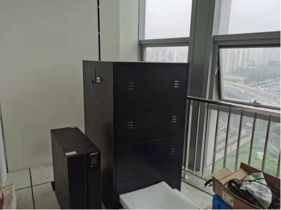 力锐斯UPS和蓄电池-成都锦欣爱囝医院